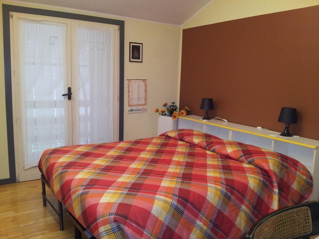 تْشيتاديلاّ B&B Del Borgo الغرفة الصورة