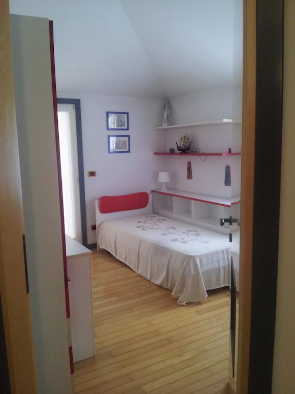 تْشيتاديلاّ B&B Del Borgo الغرفة الصورة